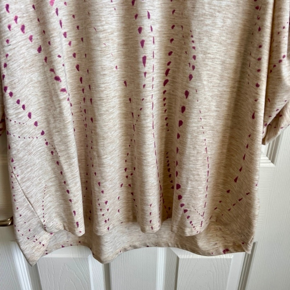 Democracy Womens Top XL Beige Purple Abstract Print Ruched Sleeve Blouse - Picture 3 of 11